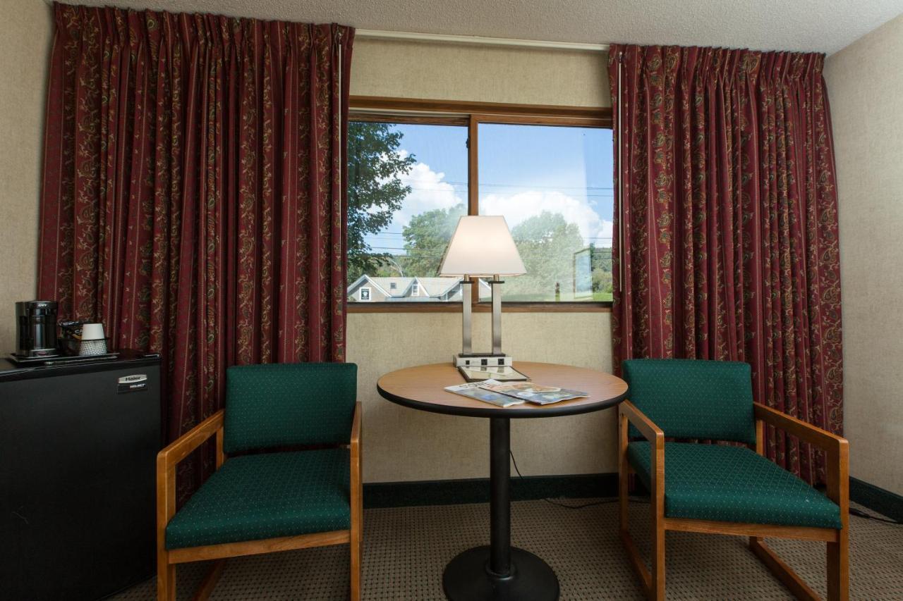 Commodores Inn Stowe Extérieur photo