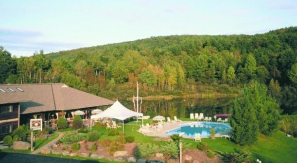 Commodores Inn Stowe Extérieur photo